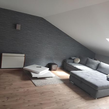 Au Pied Des Montagnes. Apartman Saint-Jean-de-Maurienne Kültér fotó