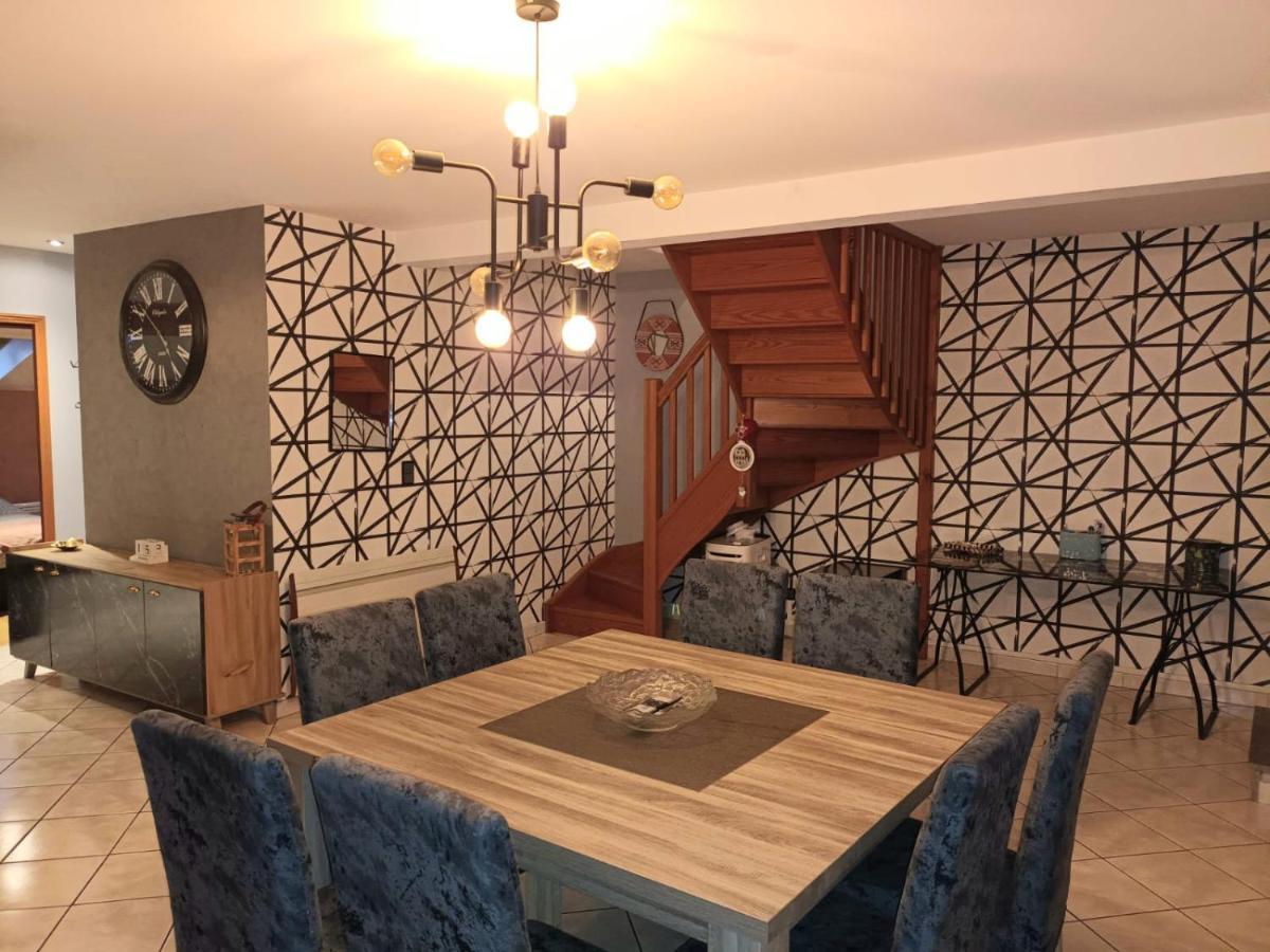 Au Pied Des Montagnes. Apartman Saint-Jean-de-Maurienne Kültér fotó