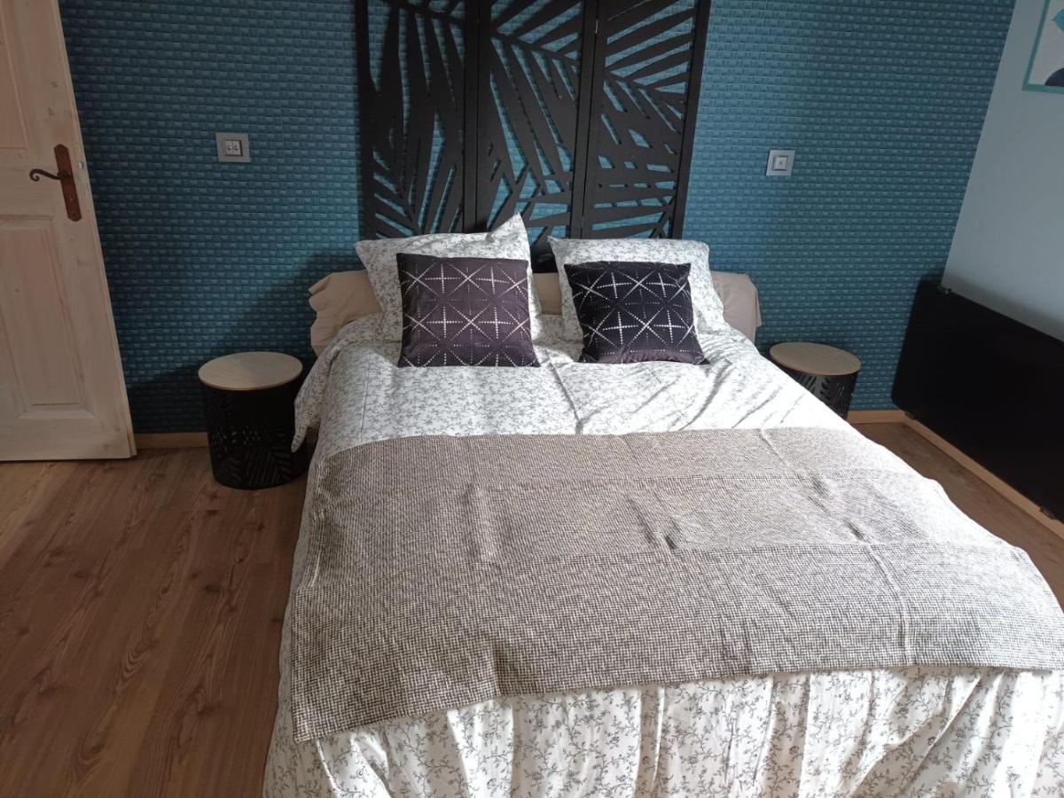 Au Pied Des Montagnes. Apartman Saint-Jean-de-Maurienne Kültér fotó