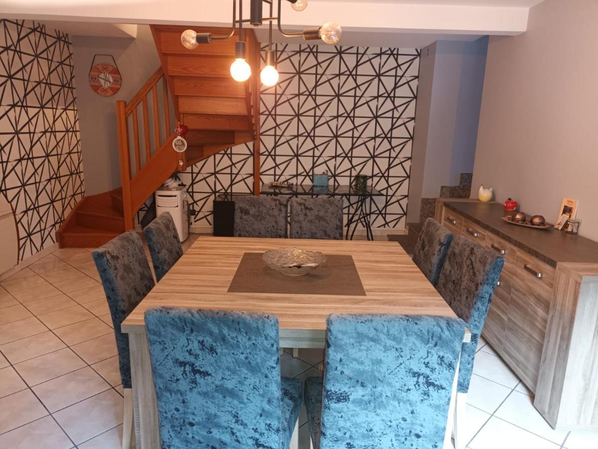 Au Pied Des Montagnes. Apartman Saint-Jean-de-Maurienne Kültér fotó